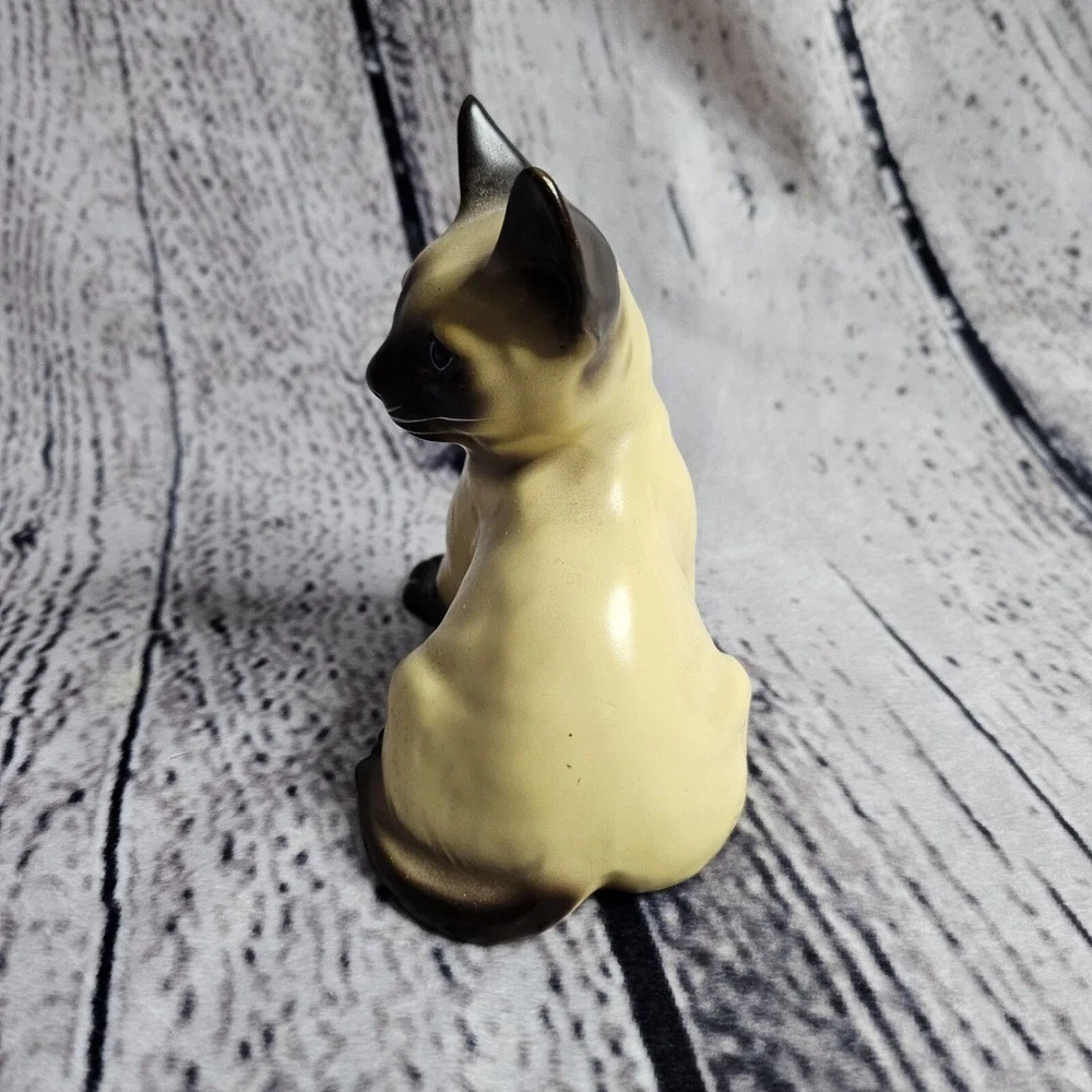 Vintage Blue Eyed Siamese Cat Figurine Made In Japan